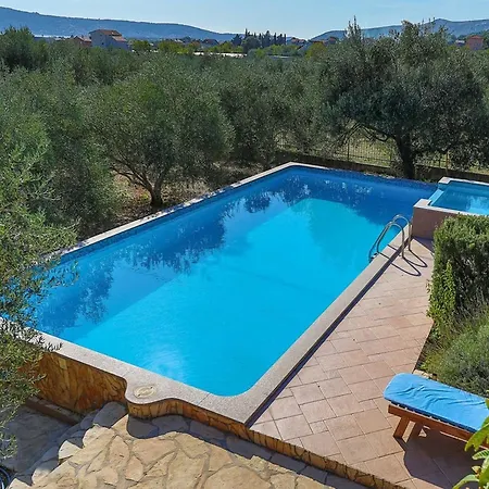 Picturesque Escape With Pool And Sauna - Four Bedroom With Sauna And Pool Дом отдыха Кастель-Нови