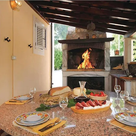 Picturesque Escape With Pool And Sauna - Four Bedroom With Sauna And Pool Кастель-Нови