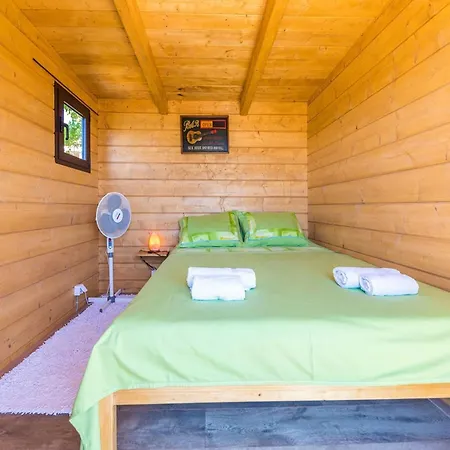 Picturesque Escape With Pool And Sauna - Four Bedroom With Sauna And Pool Дом отдыха *